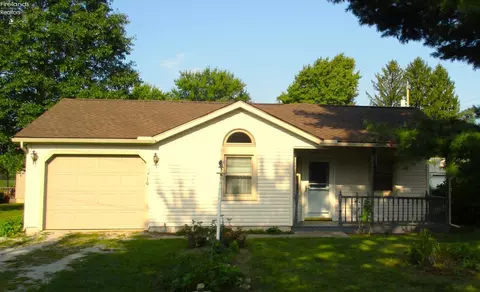 16 S Klahr St, Bloomville, OH 44818