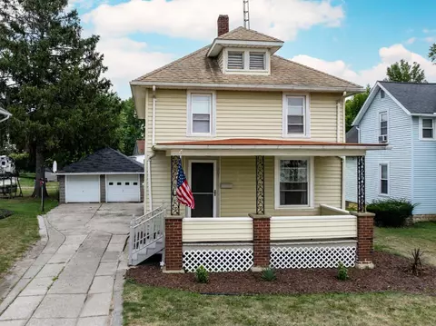 807 Rawson Ave, Fremont, OH 43420