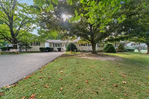 402 N Sycamore Ave, Sycamore, OH 44882
