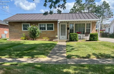 411 Lawrence St, Bellevue, OH 44811