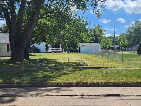 0 Pierce, Sandusky, OH 44870