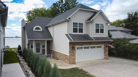 4292 S Memorial Shoreway Dr, Marblehead, OH 43440