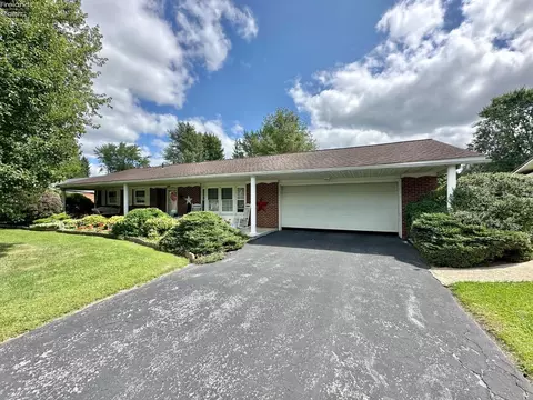 220 Jeanette Dr, Fostoria, OH 44830