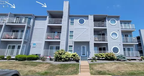 276 Clinton Reef Dr, Port Clinton, OH 43452
