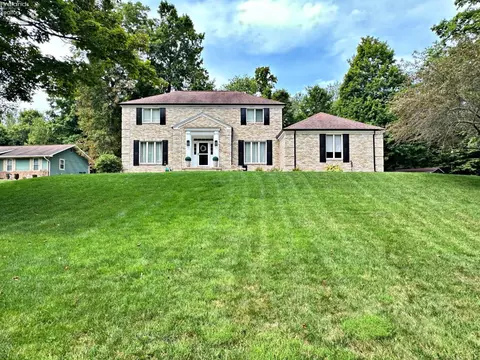 2716 S Briarwood Dr, Tiffin, OH 44883