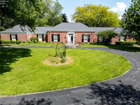 2617 Buckland Ave, Fremont, OH 43420
