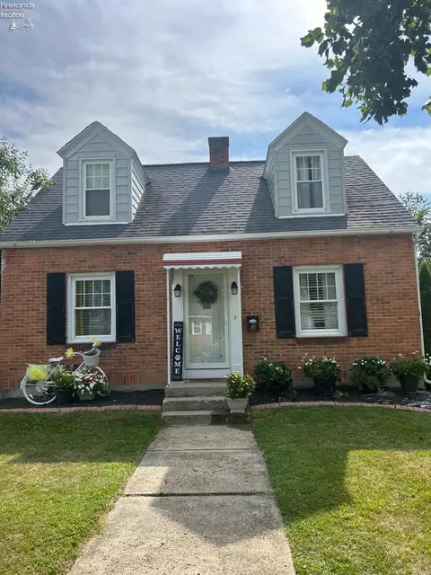 21 Heliman St, Tiffin, OH 44883