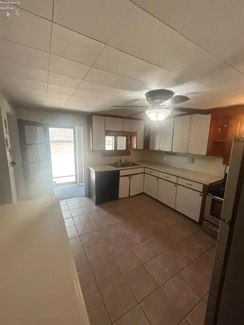 10 E Harkness St, Norwalk, OH 44857 photo 7