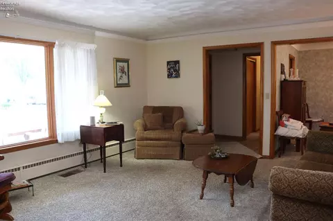 Living - 715 Maplewood St, Willard, OH 44890 photo 1 of 3
