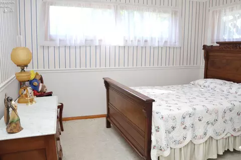Bedroom - 715 Maplewood St, Willard, OH 44890 photo 3 of 6