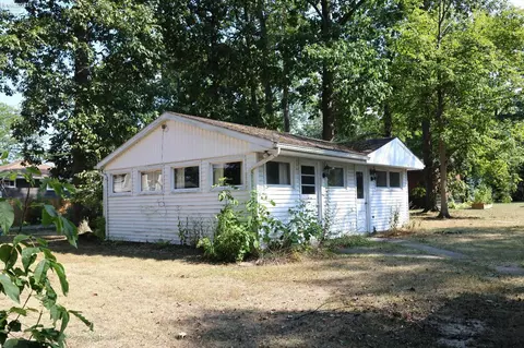 Exterior - 715 Maplewood St, Willard, OH 44890 photo 10 of 12