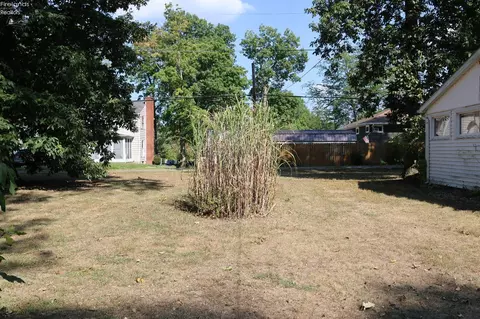 Exterior - 715 Maplewood St, Willard, OH 44890 photo 8 of 12