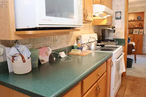 Kitchen - 715 Maplewood St, Willard, OH 44890 photo 1 of 5