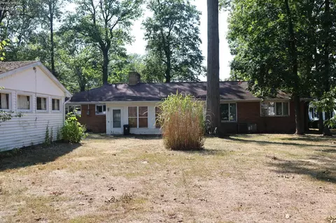 Exterior - 715 Maplewood St, Willard, OH 44890 photo 7 of 12