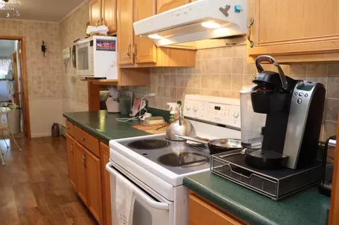 Kitchen - 715 Maplewood St, Willard, OH 44890 photo 2 of 5