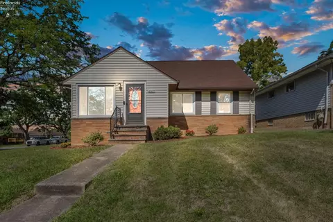 8327 Band Dr, Cleveland, OH 44125