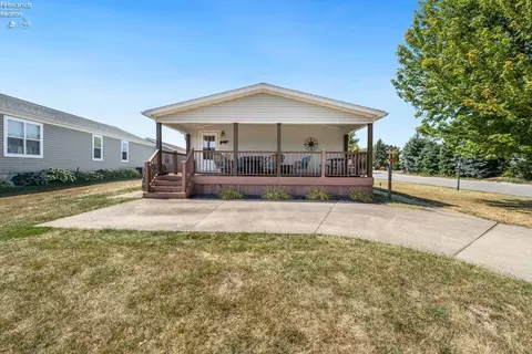 1680 N Mariner Crossing Rd, Marblehead, OH 43440