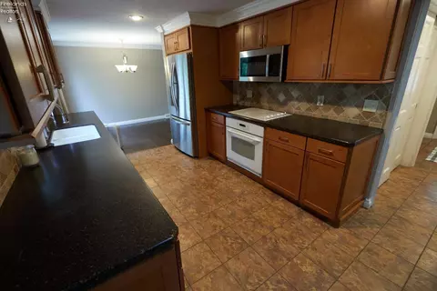 Kitchen - 720 Gloucester, Huron, OH 44839 photo 1 of 1