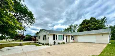 812 Jefferson St, Port Clinton, OH 43452