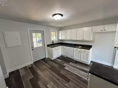 224 Park St, Willard, OH 44890 photo 20
