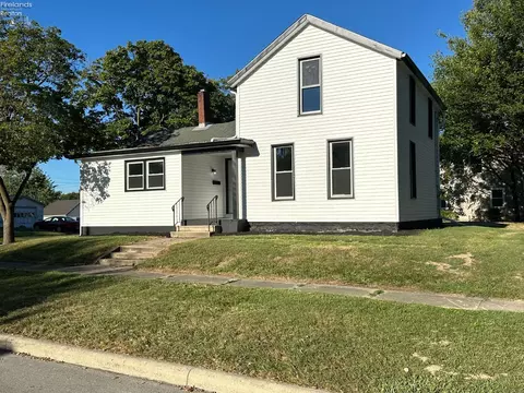 224 Park St, Willard, OH 44890