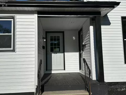 224 Park St, Willard, OH 44890 photo 4