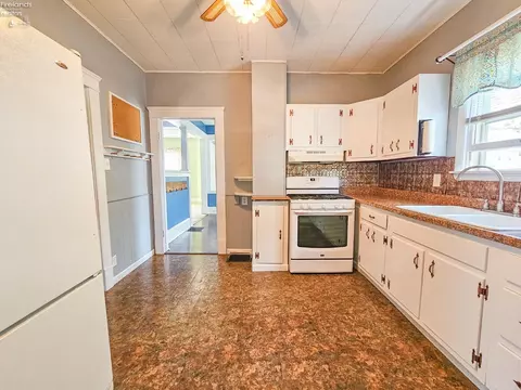 137 E Forest St, Clyde, OH 43410 photo 18