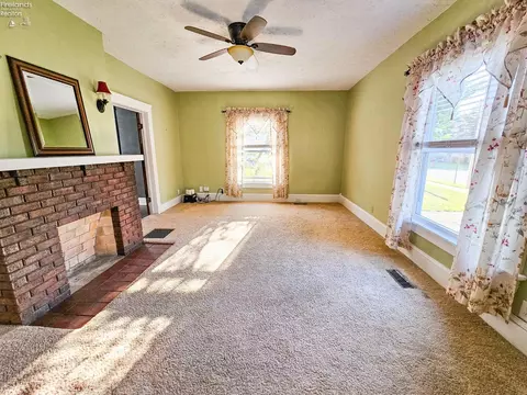 137 E Forest St, Clyde, OH 43410 photo 12