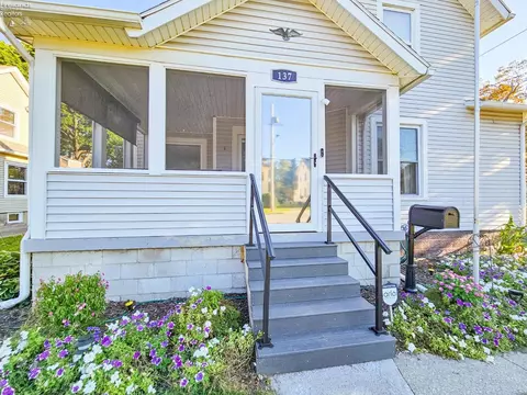 137 E Forest St, Clyde, OH 43410 photo 3