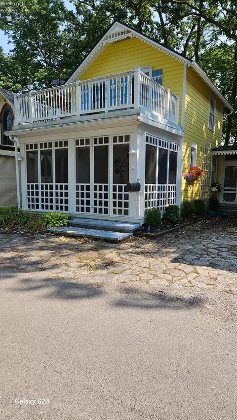 317 Lynn Ave, Lakeside, OH 43440