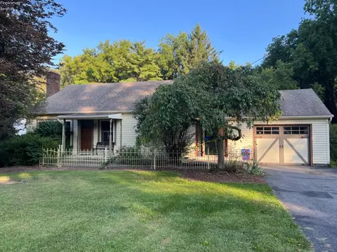 1805 Buckland Ave, Fremont, OH 43420