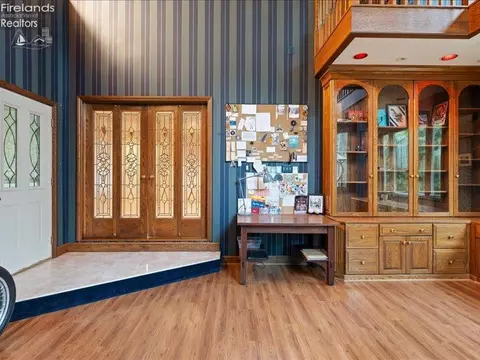 Entry Way - 3102 Margo, Huron, OH 44839 photo 3 of 4