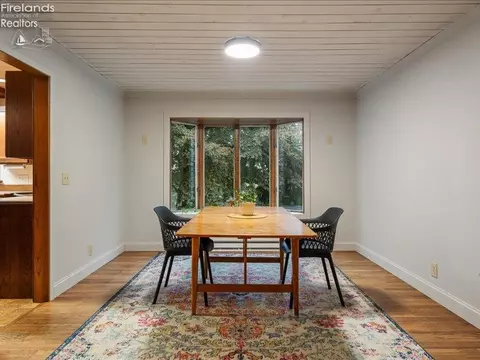 Dining - 3102 Margo, Huron, OH 44839 photo 1 of 4