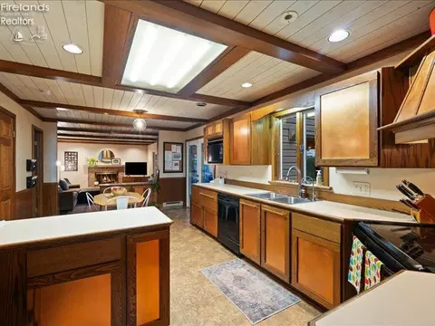 Kitchen - 3102 Margo, Huron, OH 44839 photo 3 of 5