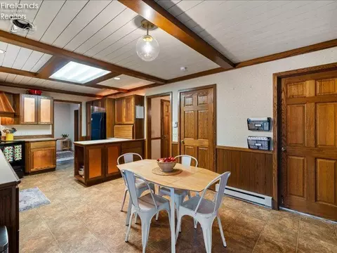 Dining - 3102 Margo, Huron, OH 44839 photo 3 of 4