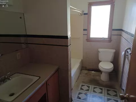 Bath - 1012 S Main St, Willard, OH 44890 photo 2 of 2