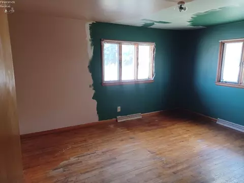 Bedroom - 1012 S Main St, Willard, OH 44890 photo 2 of 4