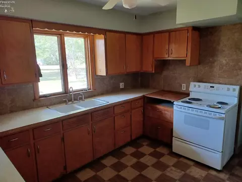 Kitchen - 1012 S Main St, Willard, OH 44890 photo 2 of 2