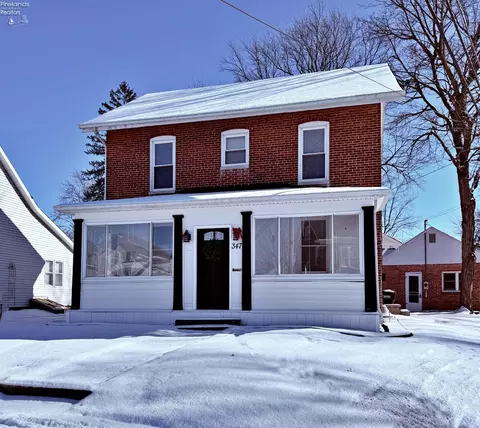 347 Circular St, Tiffin, OH 44883 photo 2