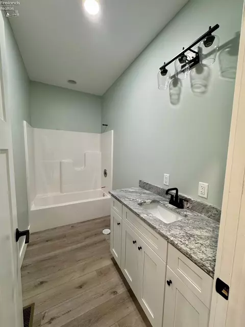Bath - 10 Eagle View Dr, Monroeville, OH 44847 photo 3 of 3