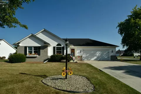 510 E Park St, Oak Harbor, OH 43449