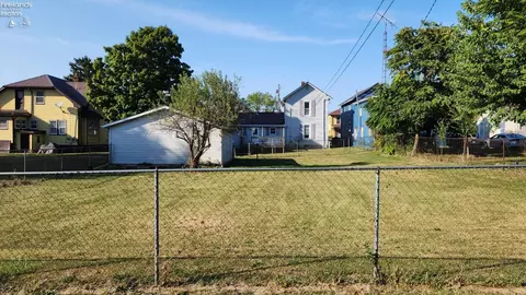 Exterior - 114 Motson St, Willard, OH 44890 photo 7 of 7