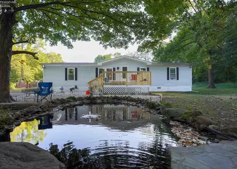 3318 Cr 62, Woodville, OH 43469