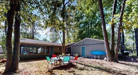 767 Holiday Dr, Willard, OH 44890 photo 5