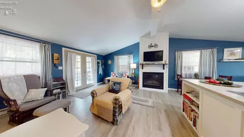 767 Holiday Dr, Willard, OH 44890 photo 13