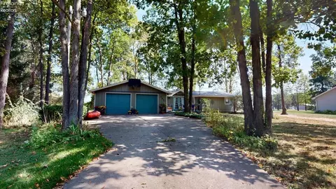 767 Holiday Dr, Willard, OH 44890 photo 4