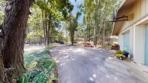 767 Holiday Dr, Willard, OH 44890 photo 3
