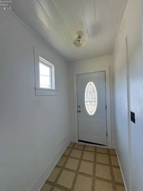 Entry Way - 47 Corwin St, Norwalk, OH 44857 photo 7 of 7