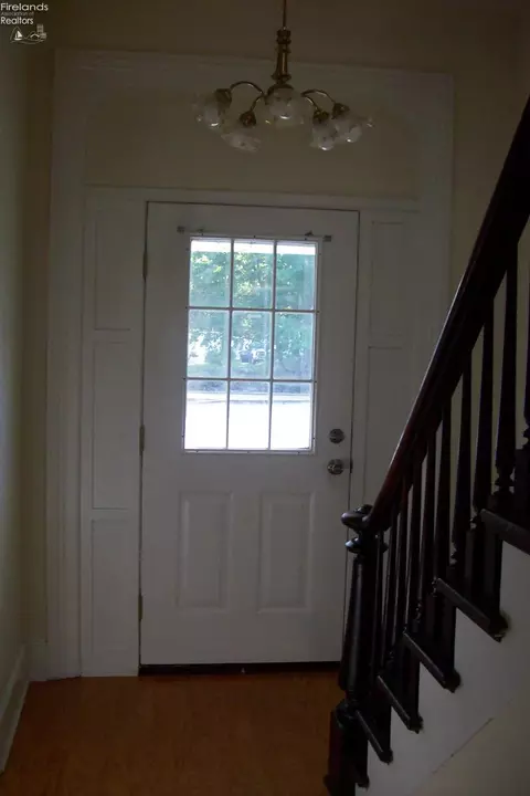 Entry Way - 47 Corwin St, Norwalk, OH 44857 photo 2 of 7