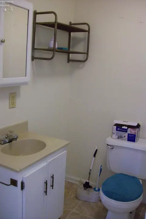Bath - 47 Corwin St, Norwalk, OH 44857 photo 1 of 3